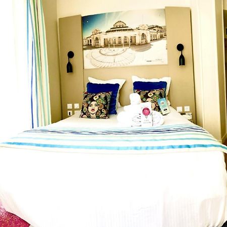 Kyriad Restaurant Centre Spa Vichy Bagian luar foto