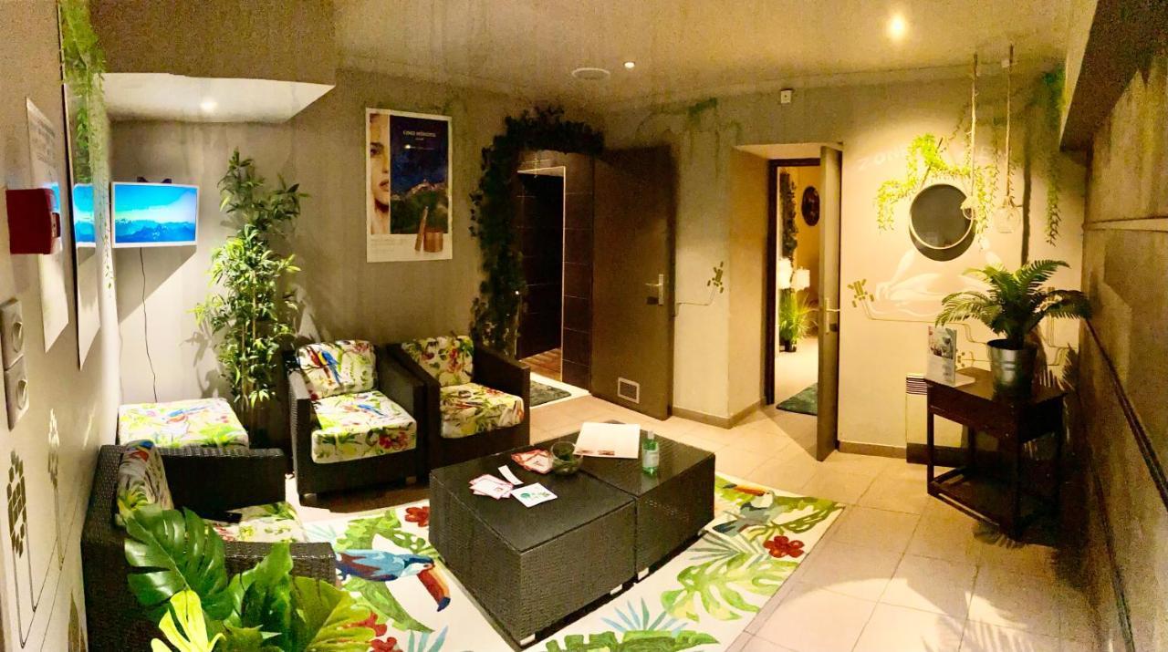 Kyriad Restaurant Centre Spa Vichy Bagian luar foto