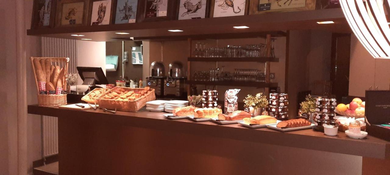 Kyriad Restaurant Centre Spa Vichy Bagian luar foto