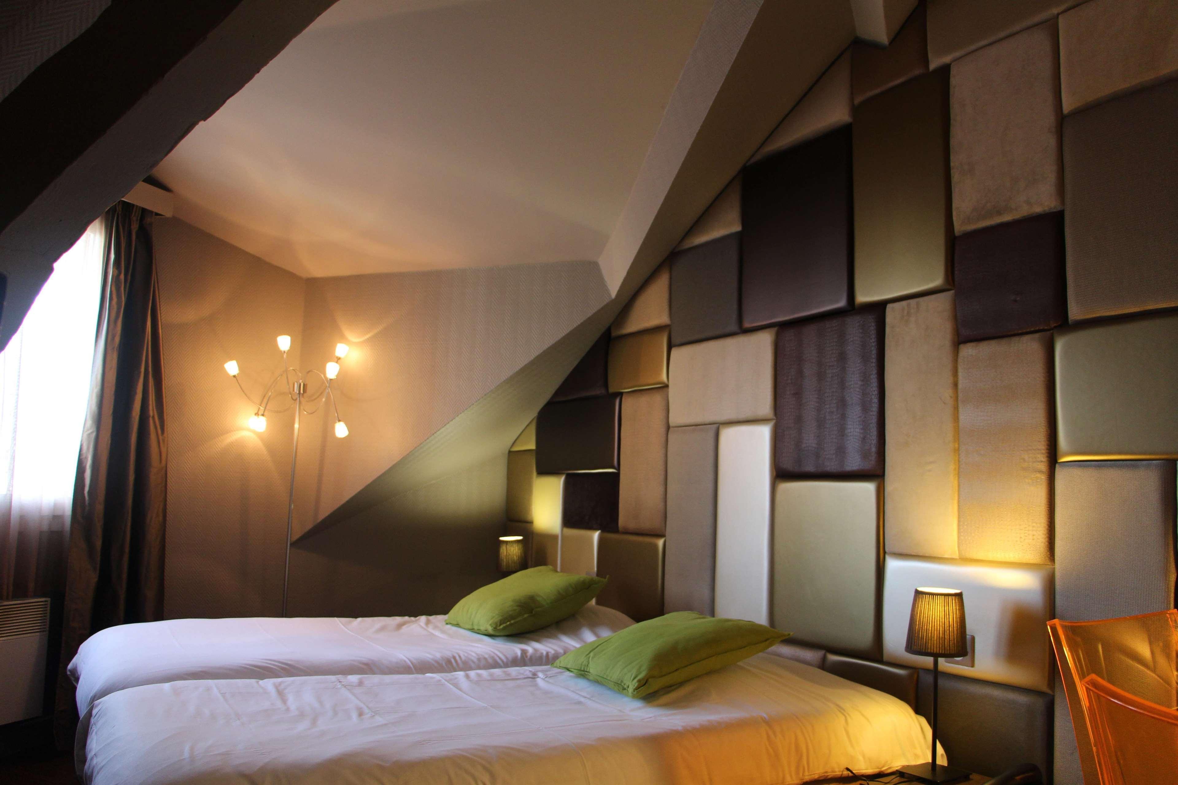 Kyriad Restaurant Centre Spa Vichy Bagian luar foto