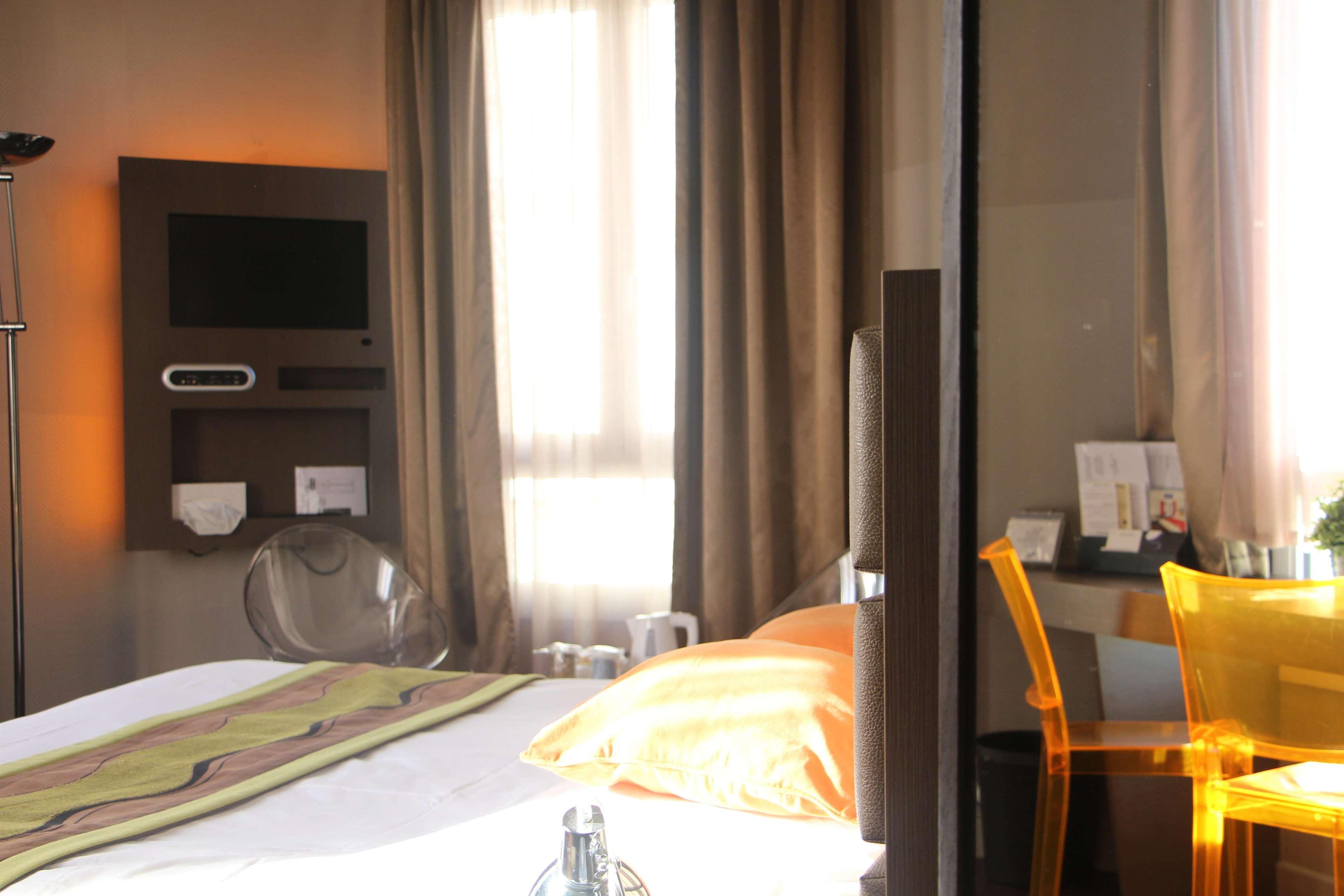 Kyriad Restaurant Centre Spa Vichy Bagian luar foto