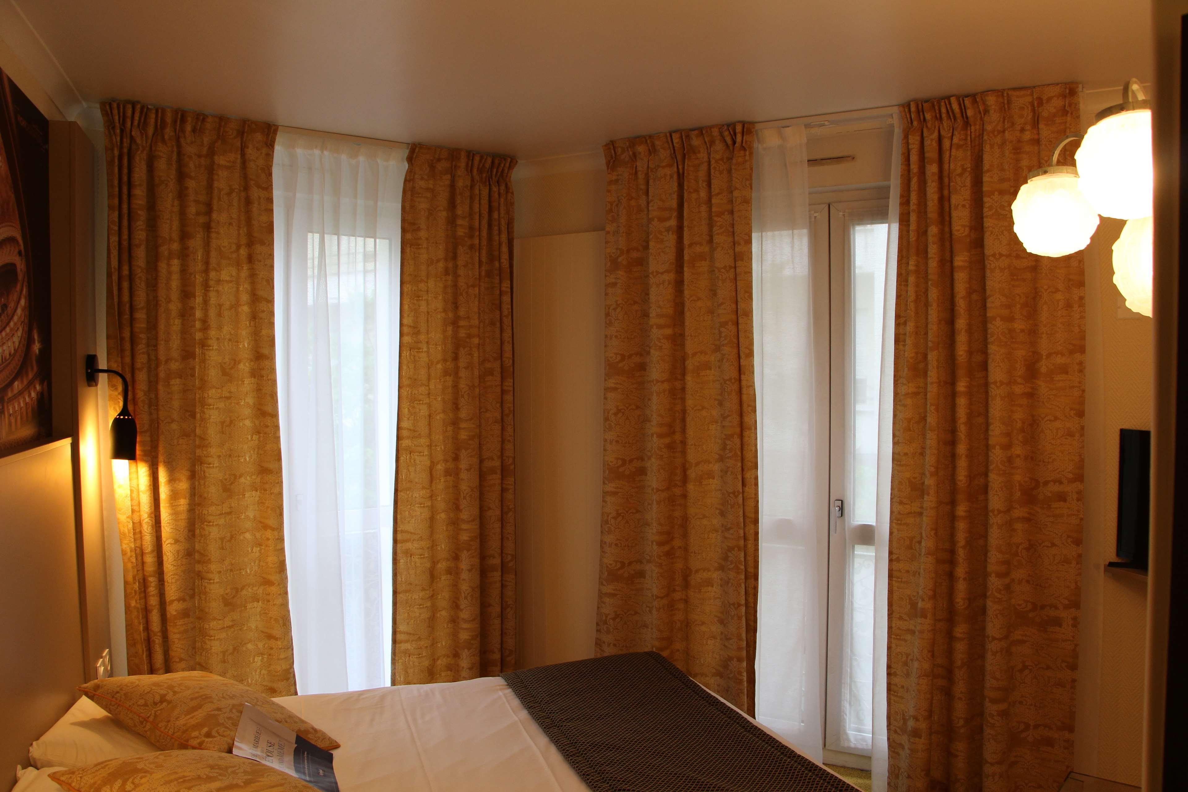 Kyriad Restaurant Centre Spa Vichy Bagian luar foto