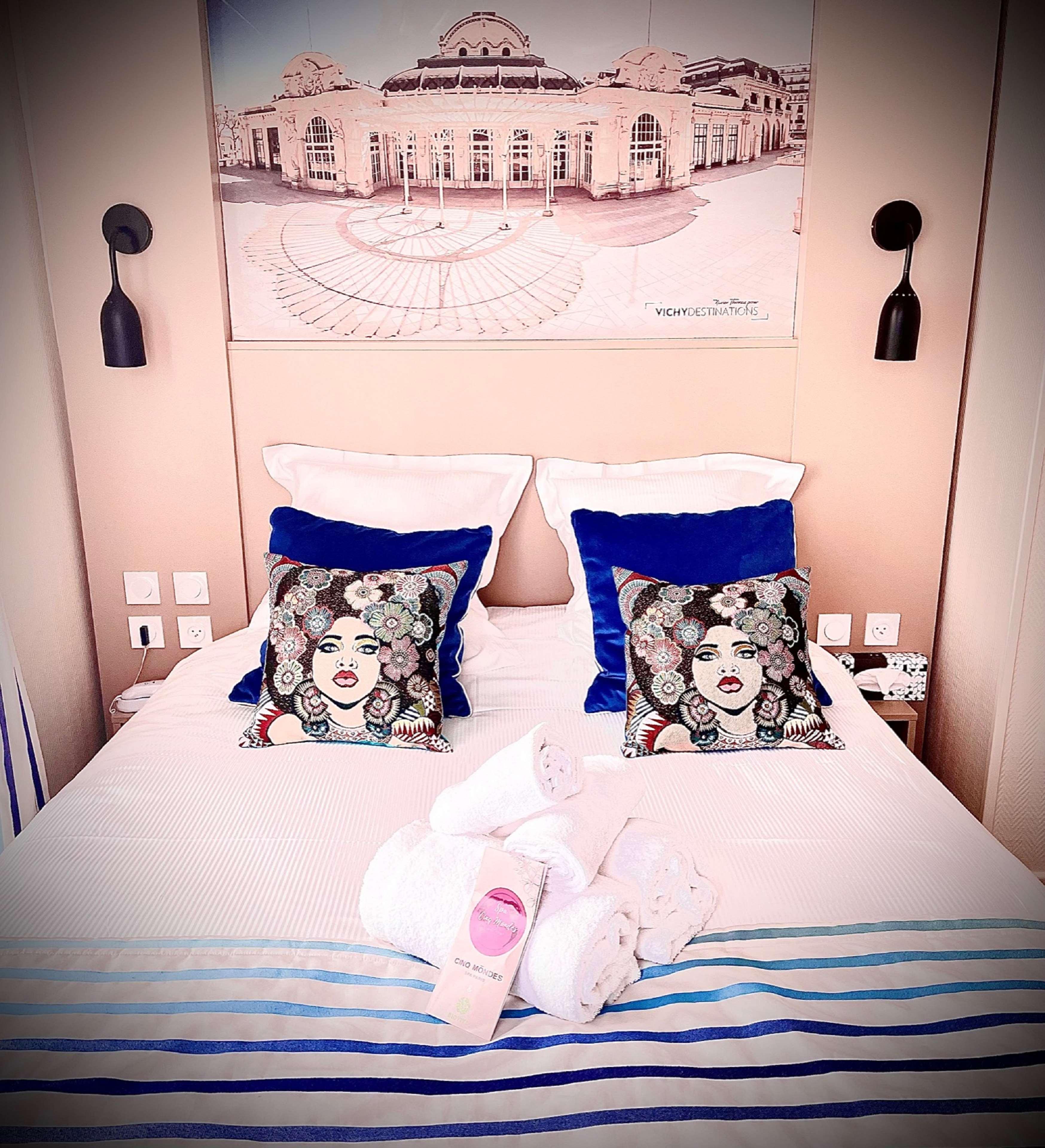 Kyriad Restaurant Centre Spa Vichy Bagian luar foto