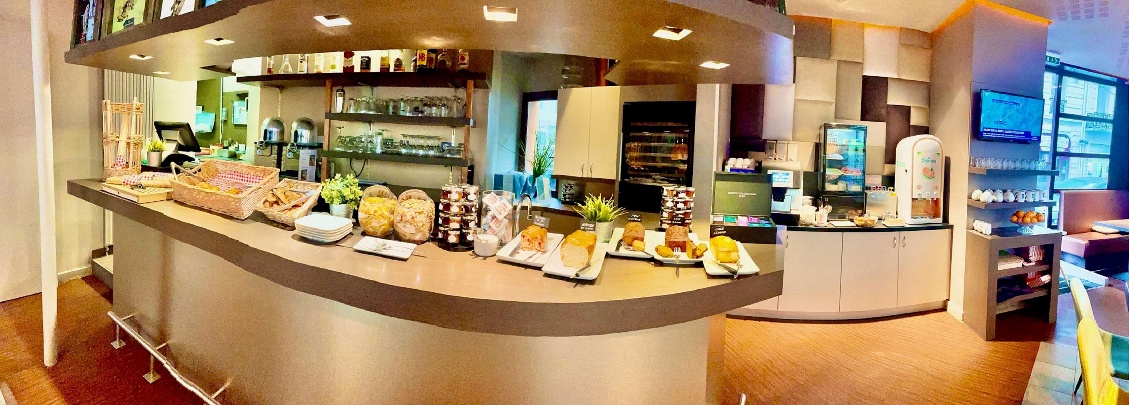 Kyriad Restaurant Centre Spa Vichy Bagian luar foto