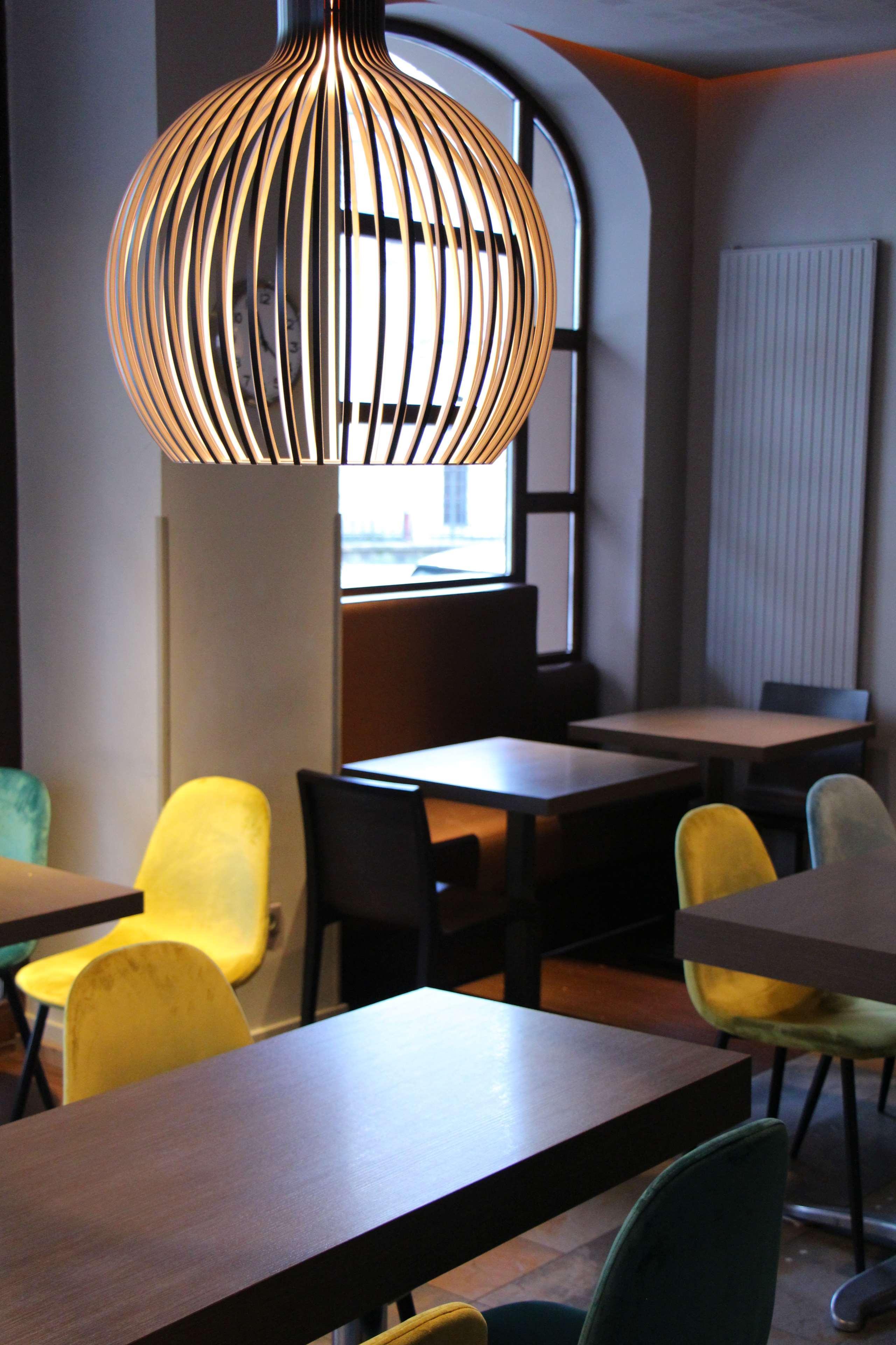 Kyriad Restaurant Centre Spa Vichy Bagian luar foto