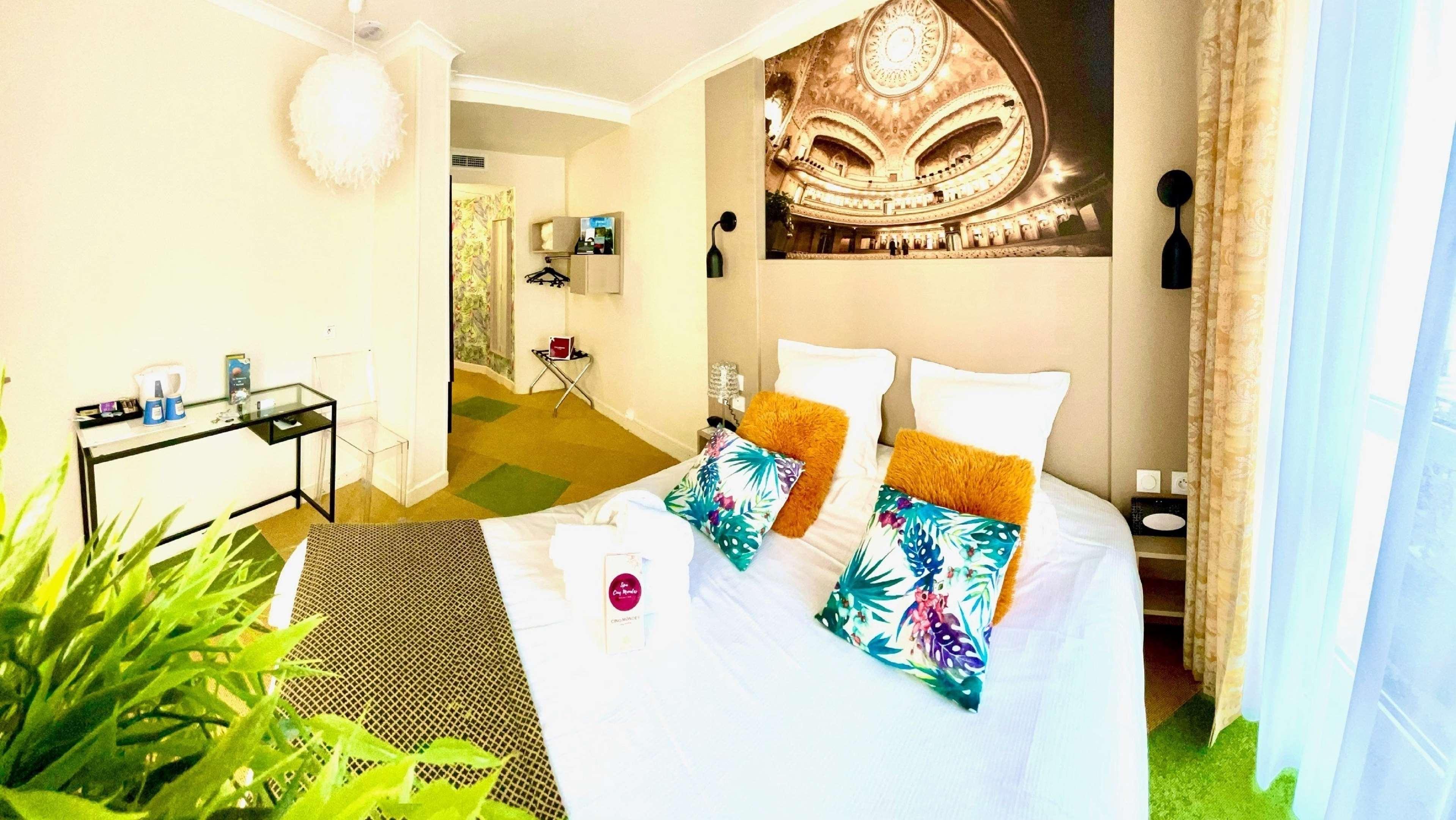 Kyriad Restaurant Centre Spa Vichy Bagian luar foto