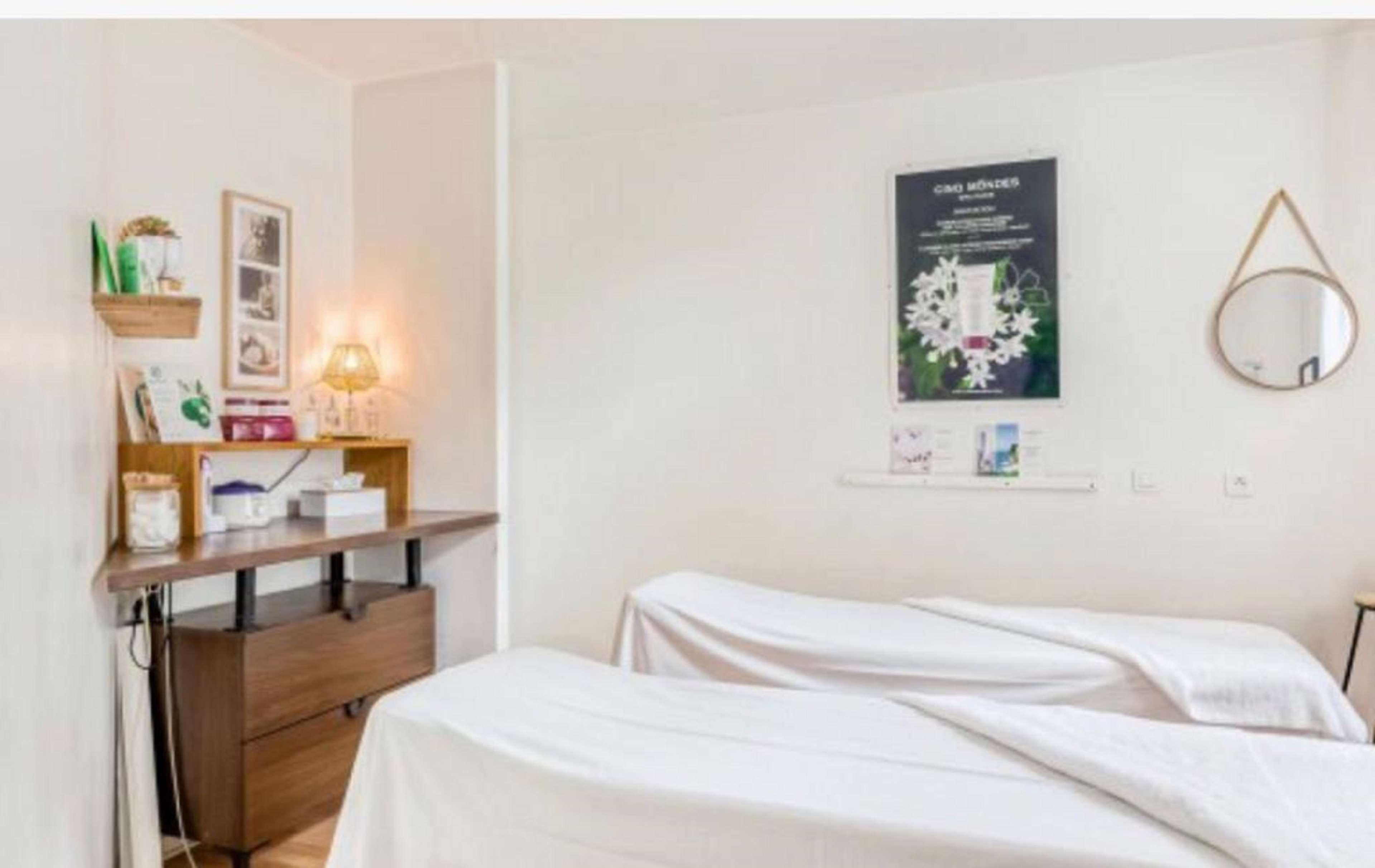 Kyriad Restaurant Centre Spa Vichy Bagian luar foto