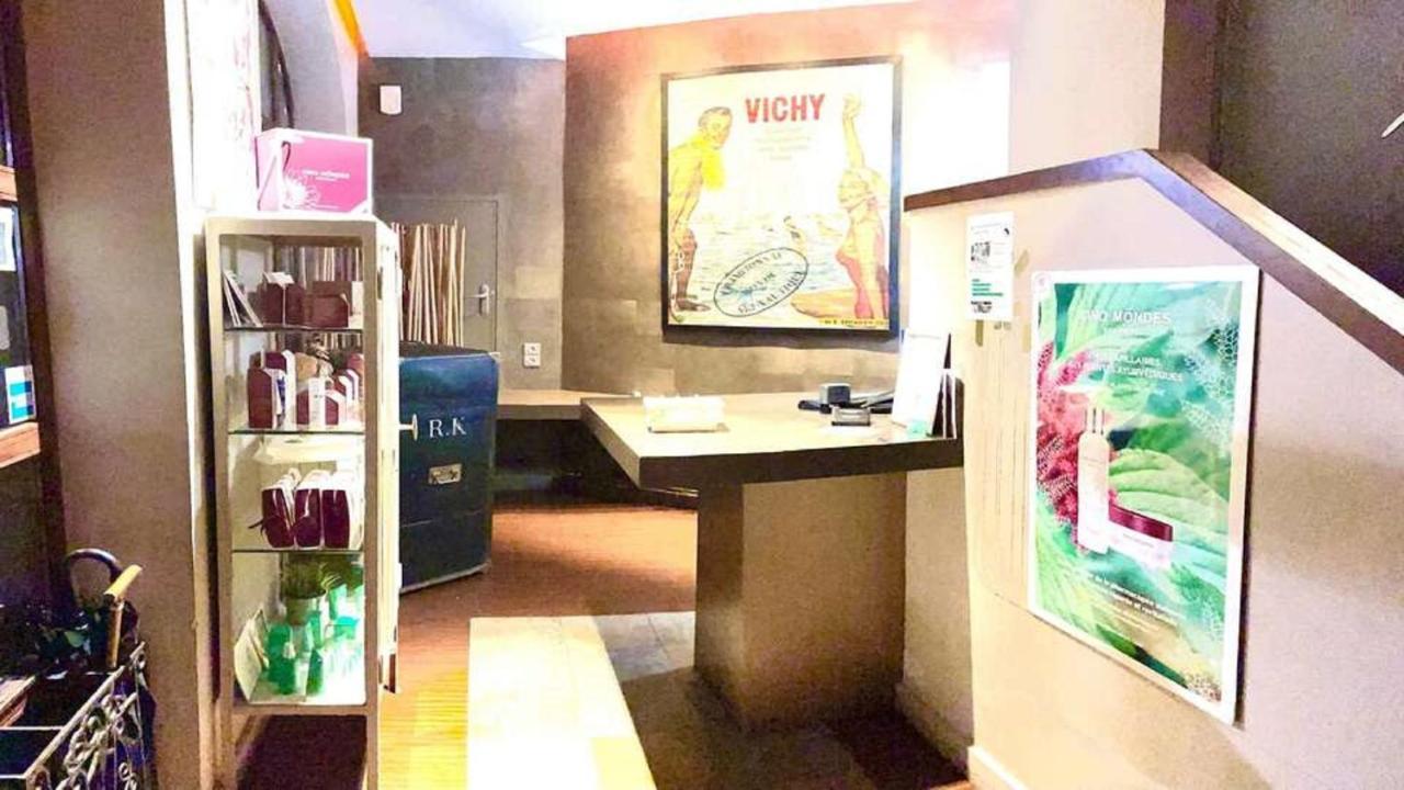 Kyriad Restaurant Centre Spa Vichy Bagian luar foto