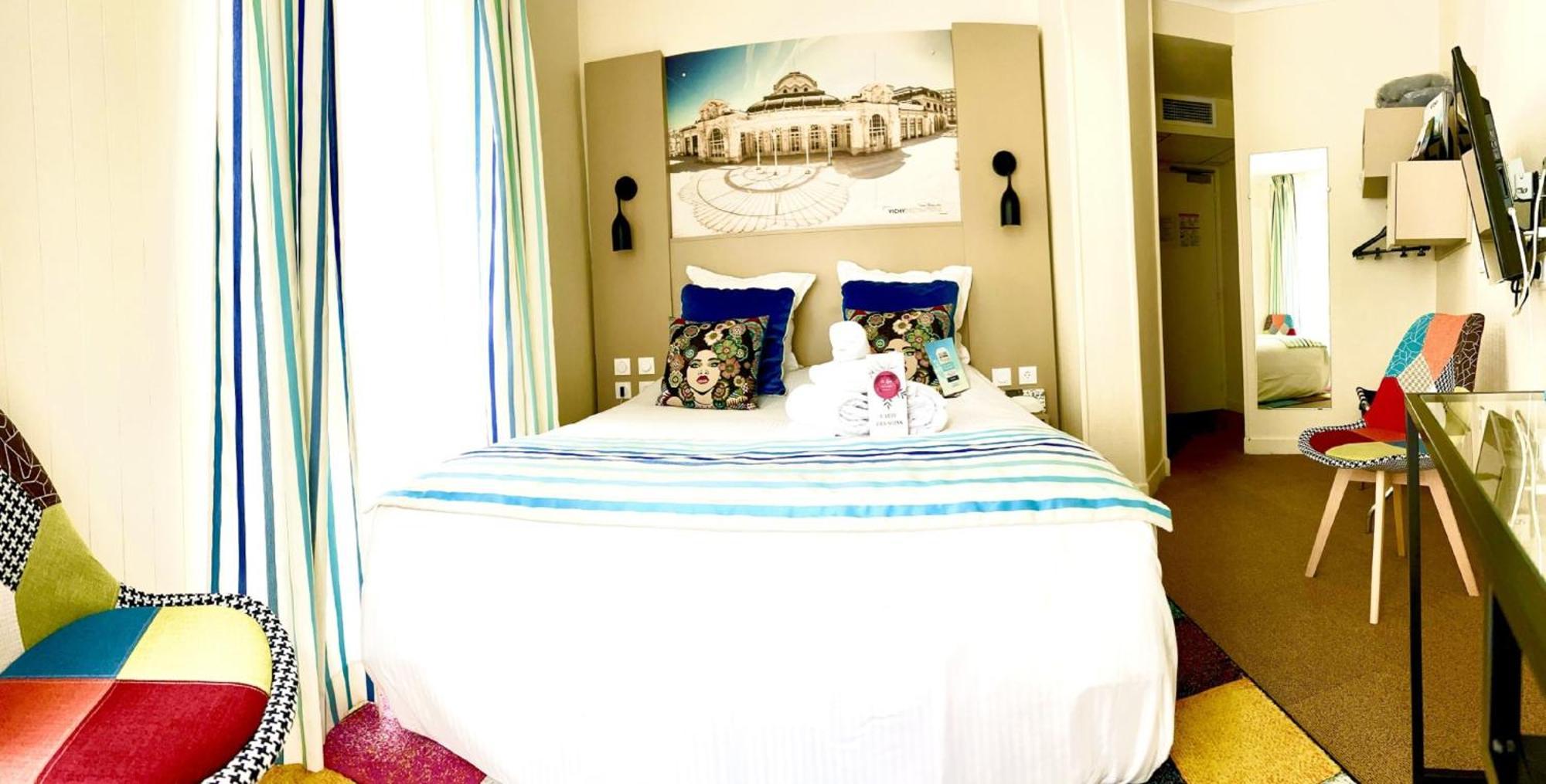 Kyriad Restaurant Centre Spa Vichy Bagian luar foto